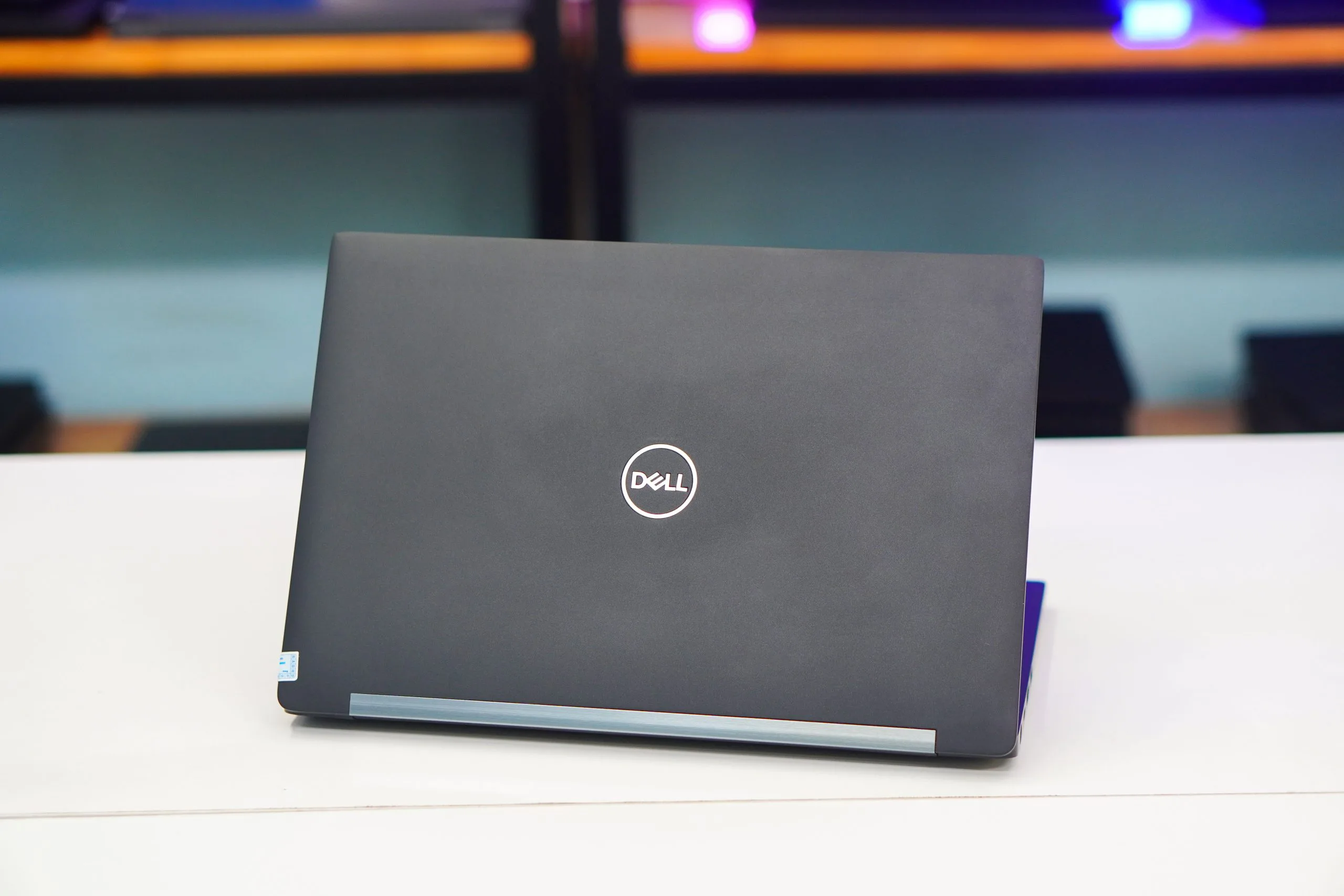 Laptop cũ Dell Latitude 7390 Core i7-8650U | 8GB | 256GB | 13.3 inch FHD